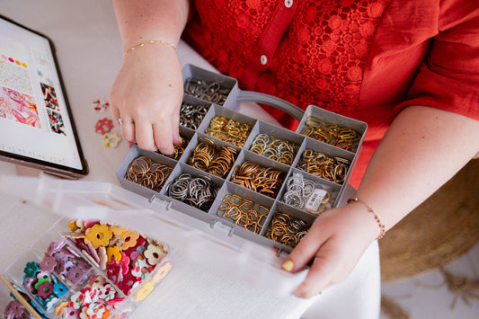 Moins mais mieux : pourquoi les bijoux interchangeables vont simplifier ta vie (et ton style) 🌻